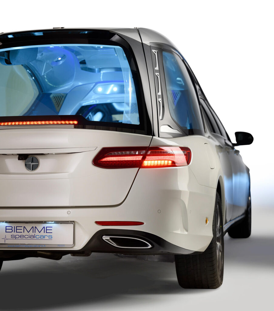 Bretil autofunebre su meccanica Mercedes-Benz Classe E