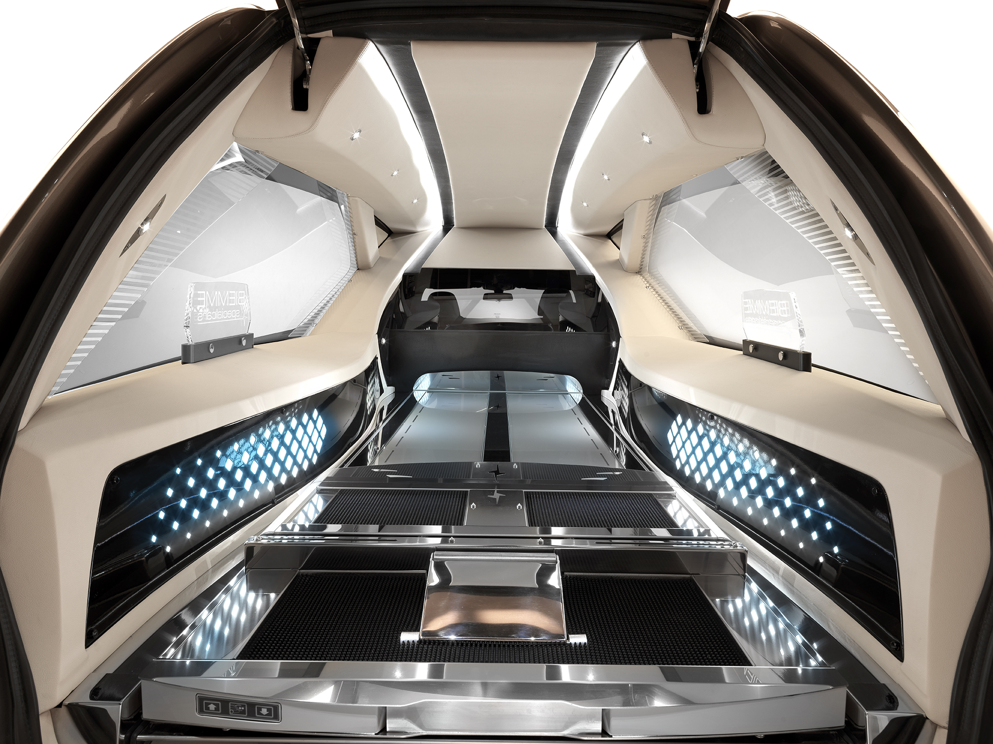 Interni vano feretro Paithon autofunebre su meccanica Bmw Serie 7