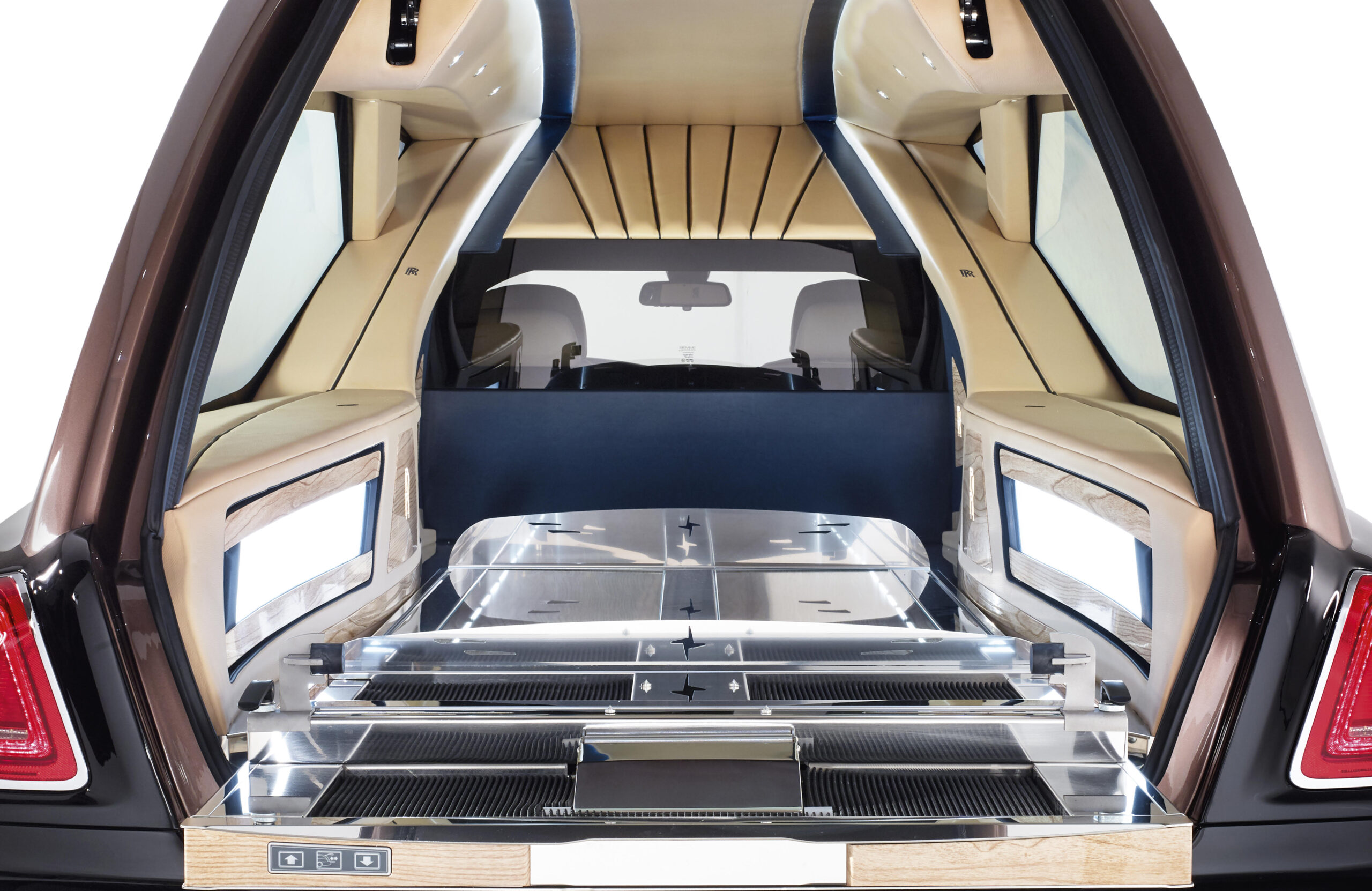 Interni vano feretro Ghoster autofunebre su meccanica Rolls Royce Ghost