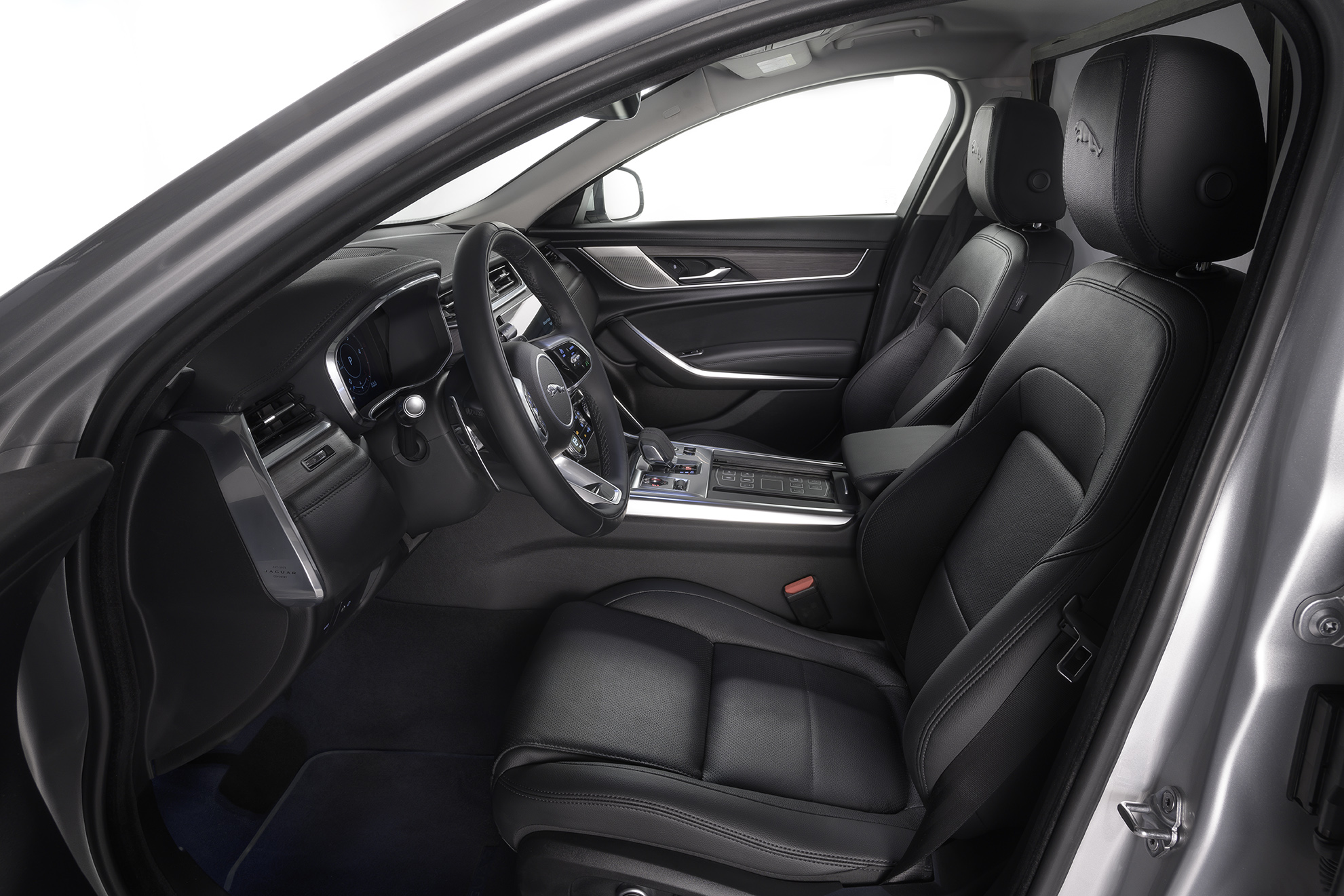 Sedili Zenit autofunebre meccanica Jaguar Xf