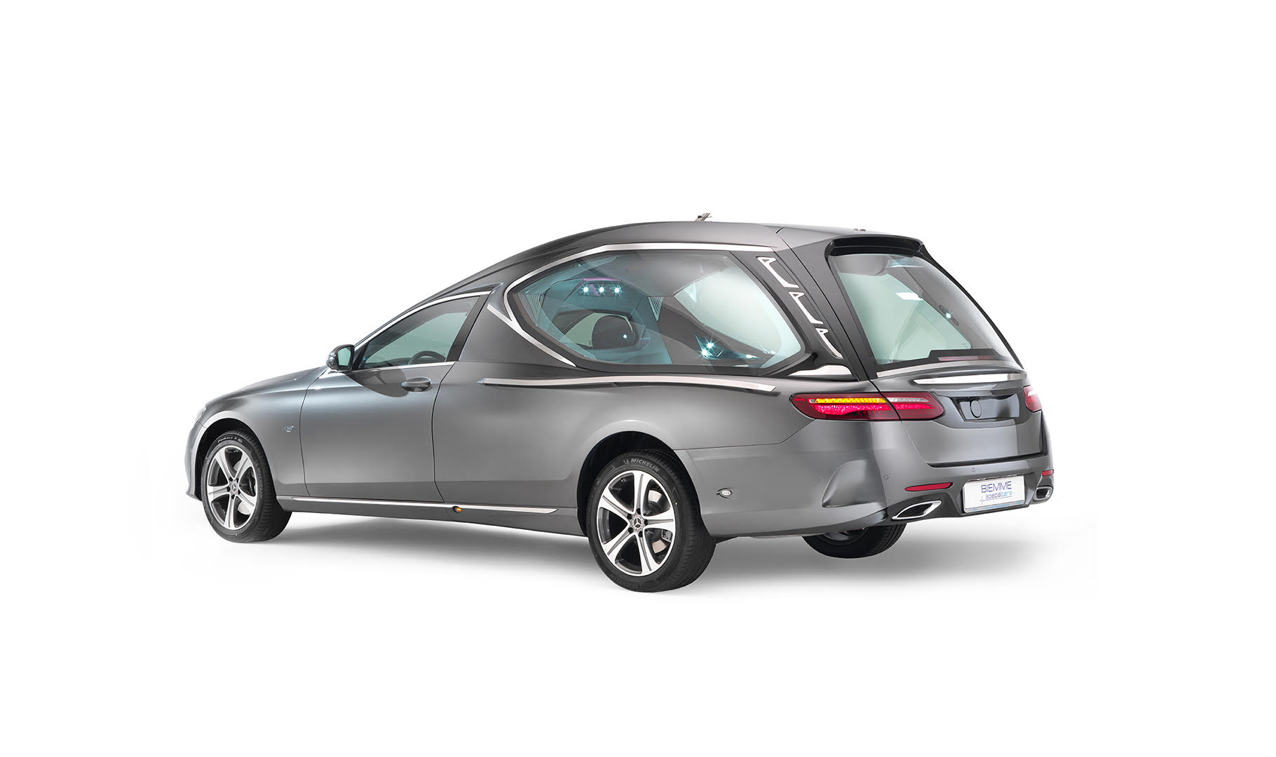 Logo Compact autofunebre su meccanica Mercedes-Benz Classe E