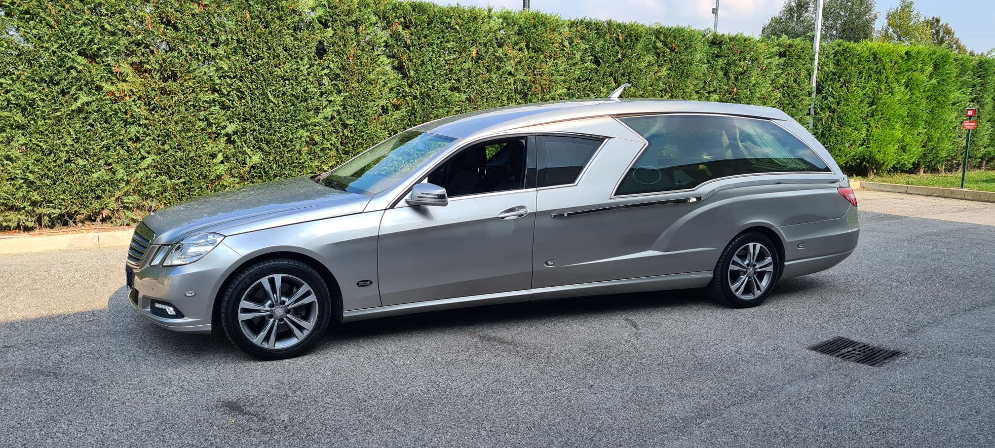 Autofunebre Serie W212 2 porte usato Metis Biemme special cars