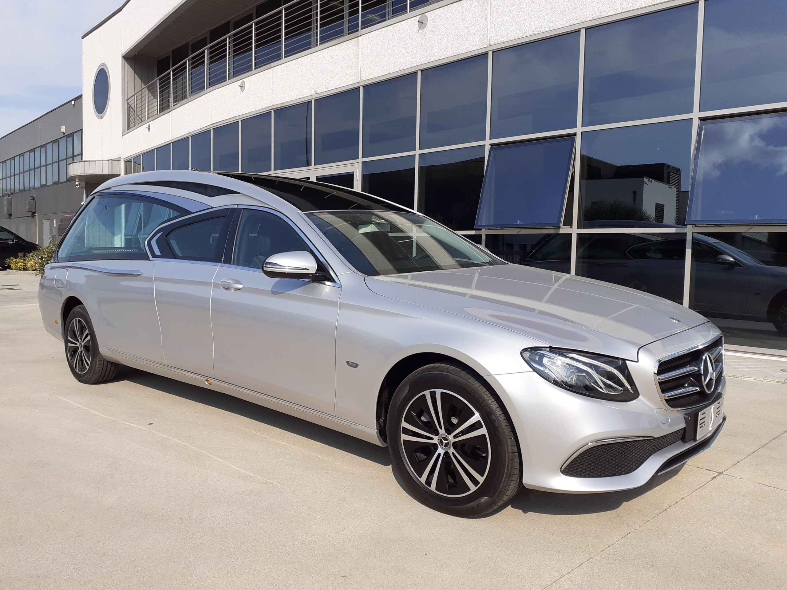 Autofunebre Inkanto meccanica Mercedes-Benz Classe E